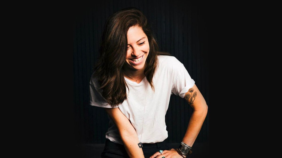 🧵 150+ investors rejected this entrepreneur before she raised $12 million.

Today, her software helps 20,000+ freelancers earn $100,000+.