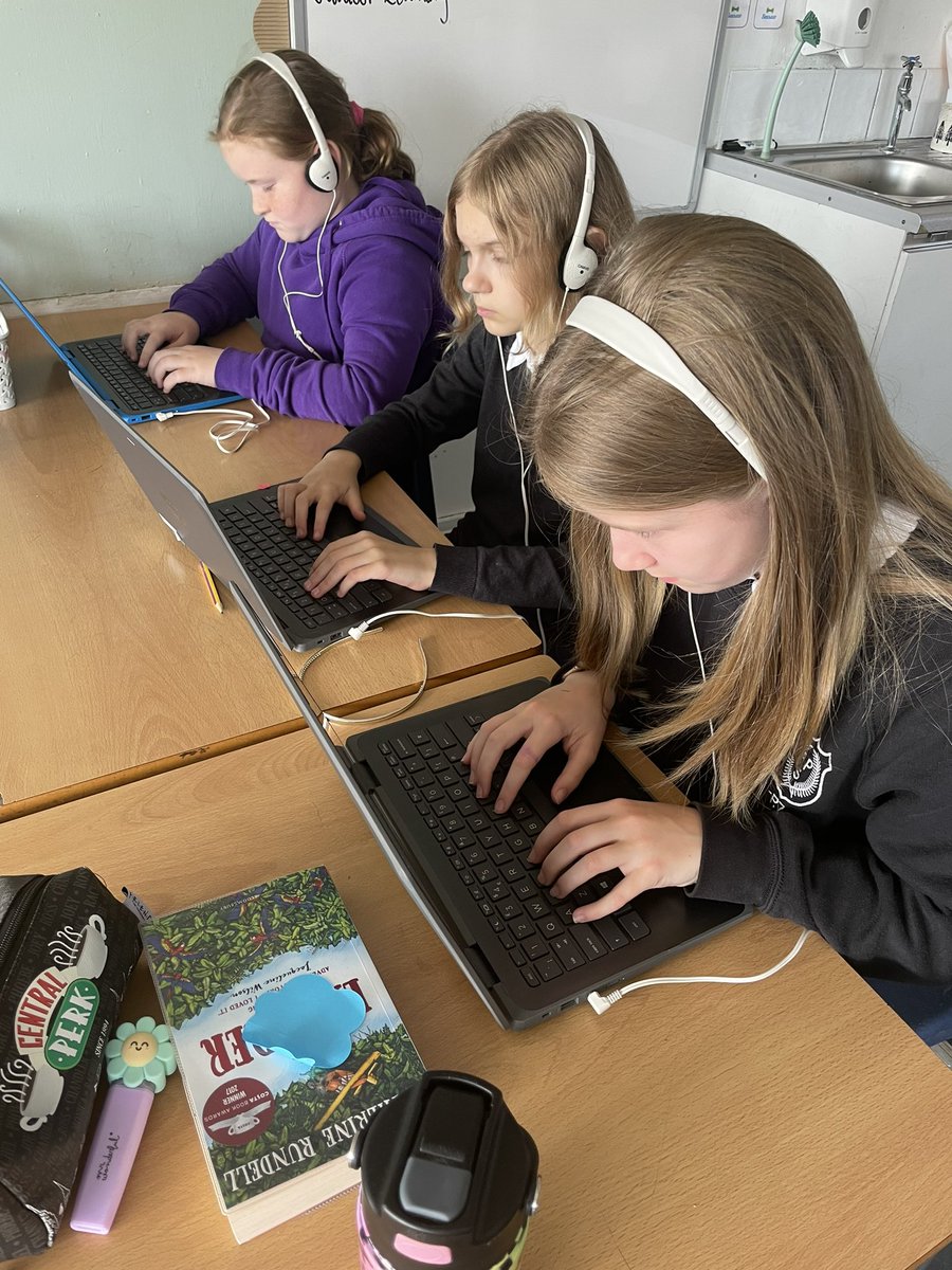 BoghallPSch's tweet photo. This afternoon P7 took their fingers for a spin, using @cbbc #DanceMatTyping to learn the basics of touch typing! It was quite a challenge not to go back to pointy fingers, our goal is to type without looking like Miss Armstrong! Challenge accepted @MissA_BPS?! @wldigilearn 💜💻 https://t.co/TqtFT1ocbO