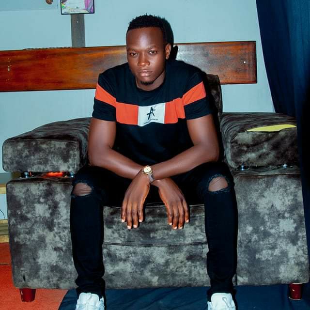 kashdeejay1's tweet photo. #NewProfilePic https://t.co/oKtWlY6xU1