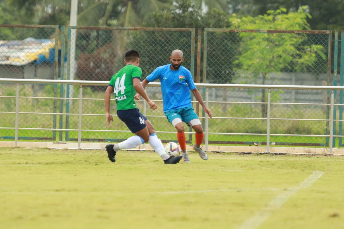 KeanFLewis's tweet photo. First Pre-Season friendly ✅
Was good to see our efforts over the last 2 weeks on the field
.
.
.
#Sreenidi #Deccan #SDFC #DeccanWarrior #Preseason #WeAreSDFC #KL8 #Hyderabad #SreenidiDeccanFC #PreSeason #Friendly #JFC https://t.co/05UYti7eCH