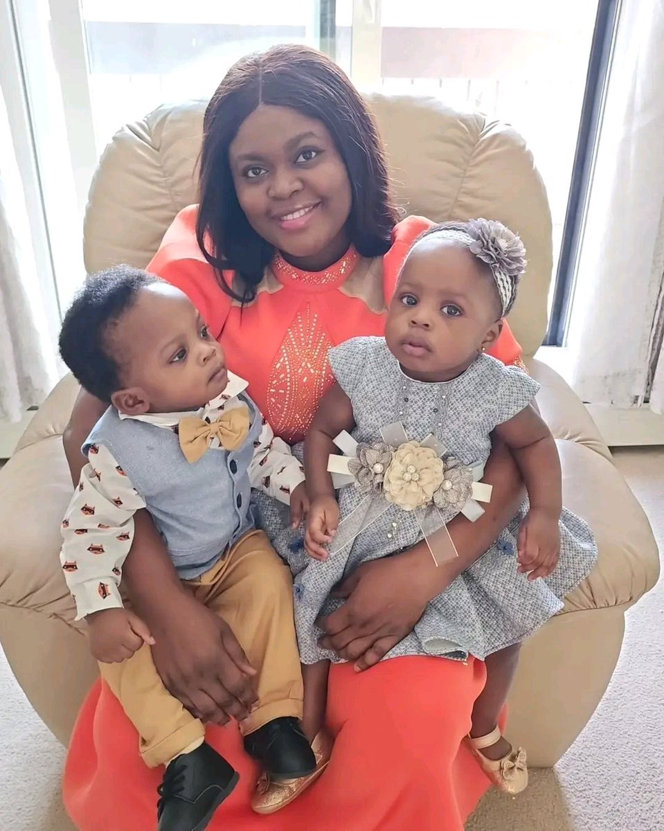 AnnyJacob6's tweet photo. A blessed  woman.
A Happy  Woman. 
A determined  💪  woman. 
A greatful 🙏 woman.
#twinemum #family #greatfulheart https://t.co/gkdi4JNWkh