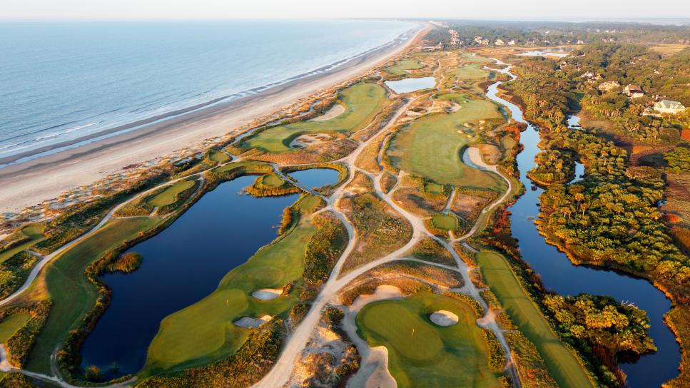 GolfBuddyTours's tweet photo. Experience golfing bliss at Kiawah Island Resort ⛳️🌴 With 5 stunning courses, a 5-star hotel, and beautiful beaches, it's a golfer's paradise. Don't miss the prestigious Ocean Course. Kiawah Island has it all! #KiawahIslandResort #GolfBliss https://t.co/C4TW6VzQYU