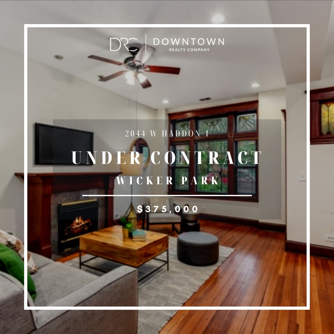 RealtyDowntown's tweet photo. Under contract - Vintage 2 bed/2 bath - Original Douglas Fir hardwood floors, leaded glass, &amp; gorgeous wood trim. In-unit laundry, fireplace,  exterior parking, &amp; private back deck and yard! Buyer represented by Quentin Green
#chicagorealestate #wickerpark #chicagorealtor https://t.co/lGJdgcPNwL