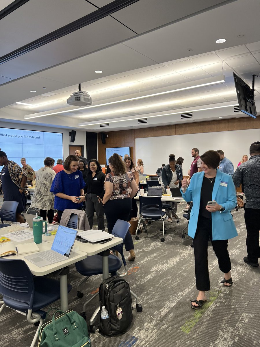 r10kbarnes's tweet photo. Our first 23-24 Assistant Principal Leadership Academy (APLA) is on its way, and @zsal72 is leading this group amazingly. Way to go! #greatleaders @Region10ESC https://t.co/I4aM2lwP49