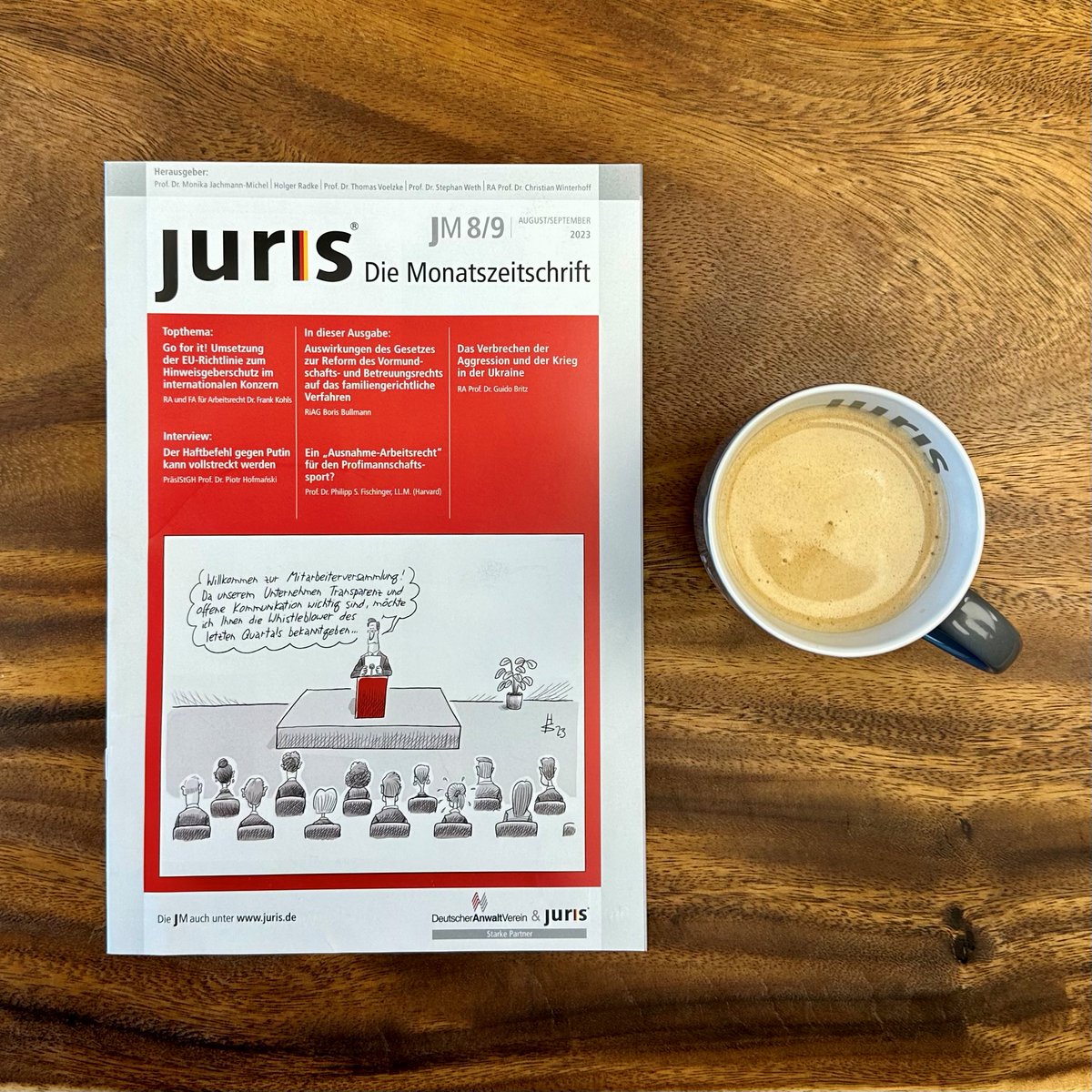 DasRechtsportal's tweet photo. Perfekte Kombi für den verregneten Nachmittag: Haben Sie die aktuelle #jM schon durch? ☕🌧️
#HinSchG #Putin #Ukraine #Profisport #FamFG https://t.co/tzkBMg6HBk