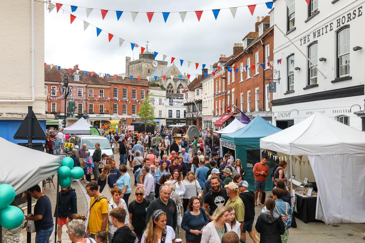 Visit_Romsey's tweet photo. Hungry for something to do this weekend?
We have the perfect solution 😋 #foodfair #hampshire @VisitTestValley @VisitHampshire @VisitSEEngland https://t.co/yrD3y4LavE