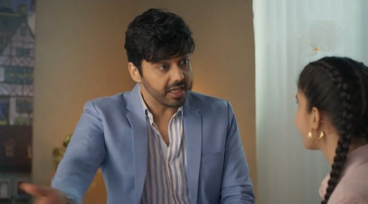 AayushiCho35996's tweet image. Ehsan: Vanya tum ye office m toofan ke tarah kyu &apos;&apos;dhamak&apos;&apos; padti ho..
Ehsan yaar, his vocabulary mann😭😂

&quot;Subah uth ke mummy ko Good Morning ke jagah AAJ KUCH TOOFANI KRTI HOON bolti ho&quot;
I brusted so badly at this😆🤣😂

@SamarVermani too good🤗❤️

#KathaAnkahee #Ehsan