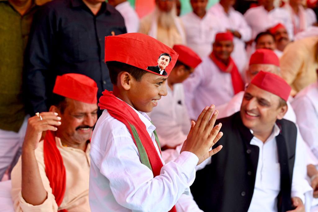 yadavakhilesh's tweet photo. https://t.co/yr5PE06ezM