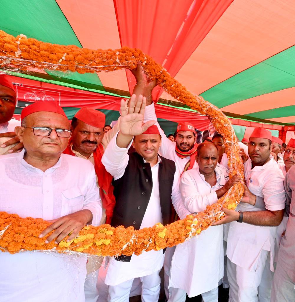 yadavakhilesh's tweet photo. https://t.co/yr5PE06ezM