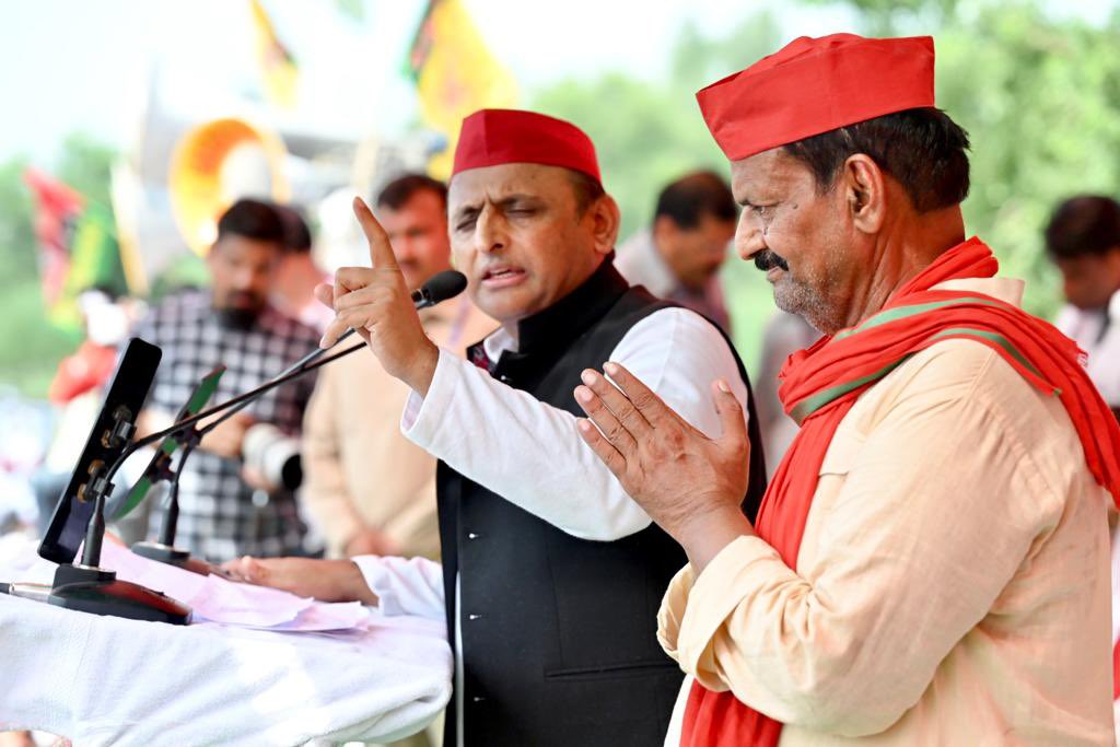 yadavakhilesh's tweet photo. https://t.co/yr5PE06ezM