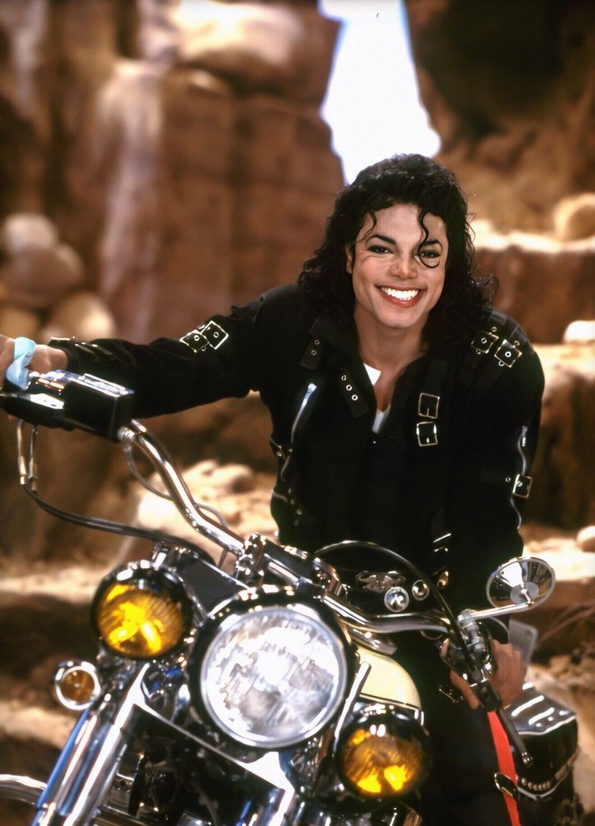 _dudafsilva's tweet image. Happy Birthday, king! 🤍👑

#MJ4EVER #MichaelJackson