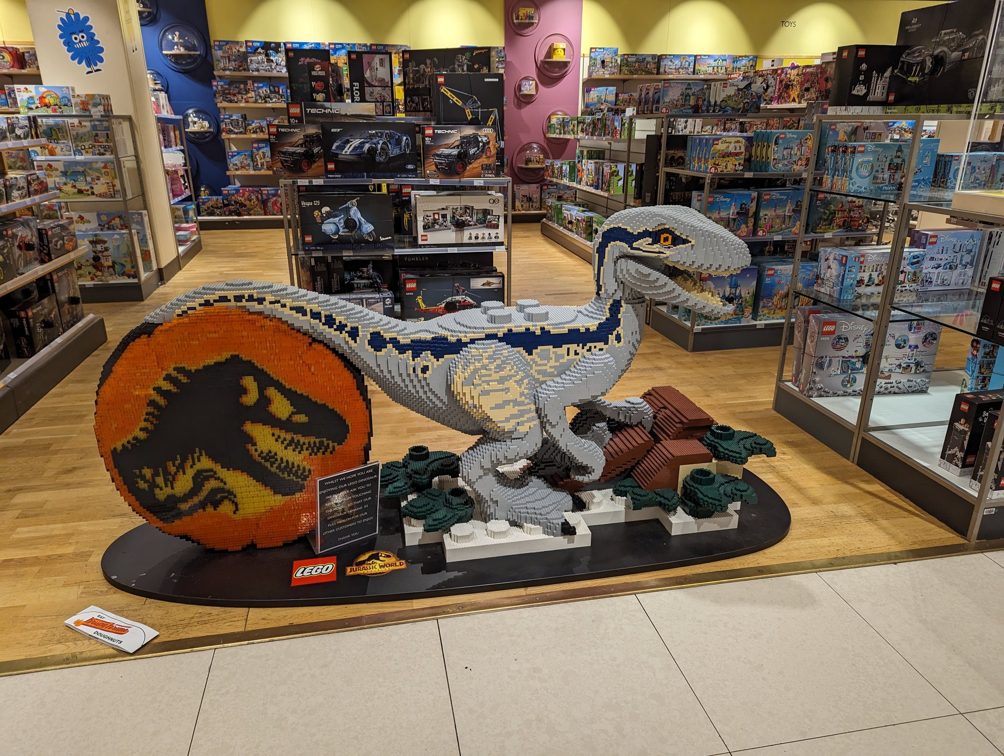 Sharky Bricks on X Lego display at John Lewis Bluewater lego jurassic jurrasicworld jurassicpark legostagram legodinosaur raptor https t Bvev83YwIH X