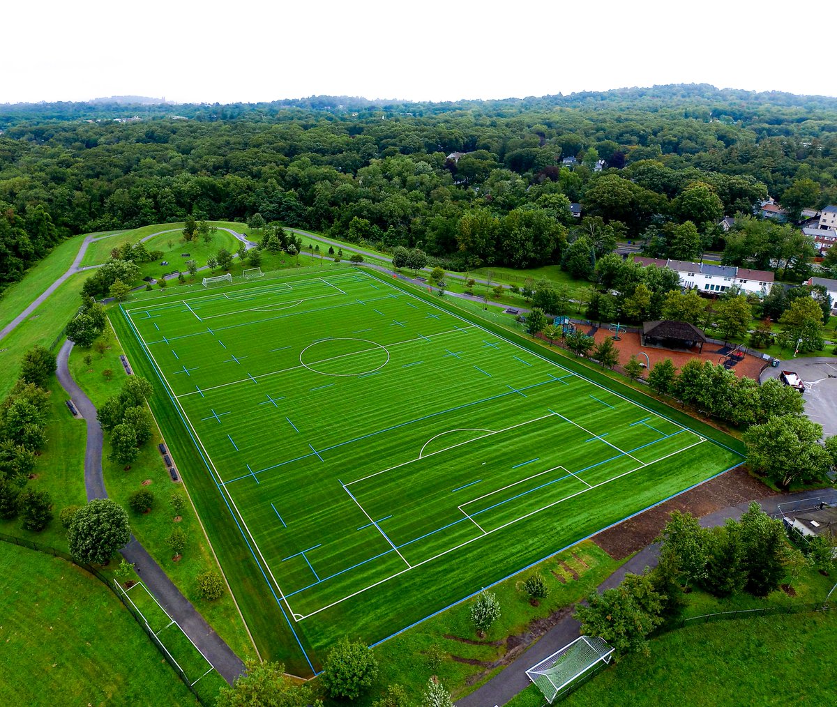 TenCate_NE's tweet photo. Innovation & athletic excellence collide at Skyline Park! This state-of-the-art synthetic #IRONTURF field is built for durability, elevating your game to the next level. Unmatched quality. Unbeatable performance. ⚽🏉 #GeoSurfacesNE #TenCate #QualityMatters https://t.co/j0L7a0XbNo