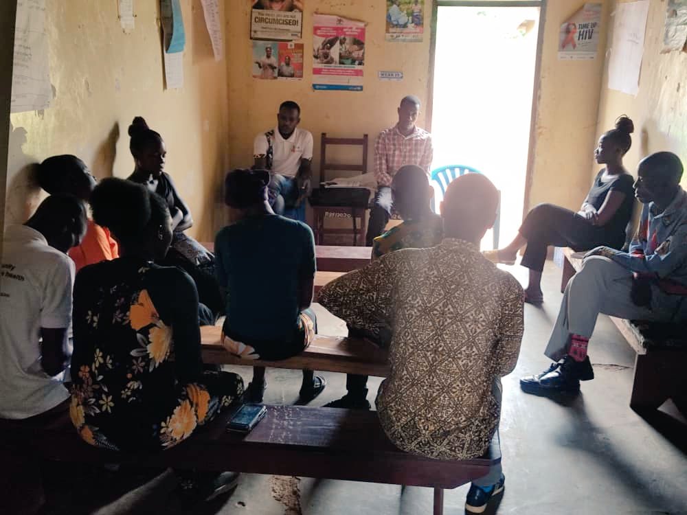 IUSYA_'s tweet photo. Today our team was at Bunyiiro Health Center 3 engaging some of it's peer facilitators working in Nawanyingi Sub county for a monthly review meeting to track on their performance and find out the challenges they are facing in Program roll out. https://t.co/ypOCAN2fnO