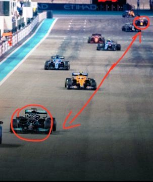 RobLMyers's tweet photo. It's #F1xed 🇦🇪👎🏻

#AbuDhabiScandal #HumanErrorChampion https://t.co/PGv59M4U9W