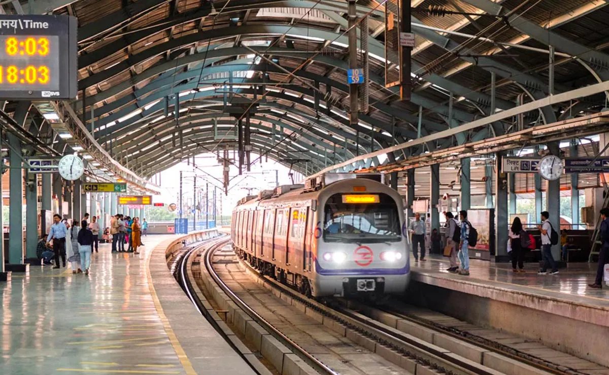 ndtv's tweet photo. Delhi Metro Records Highest-Ever Count Of Daily Passenger Journeys On August 28 https://t.co/sgT4FSWqA4 https://t.co/pfcYKlJPg5