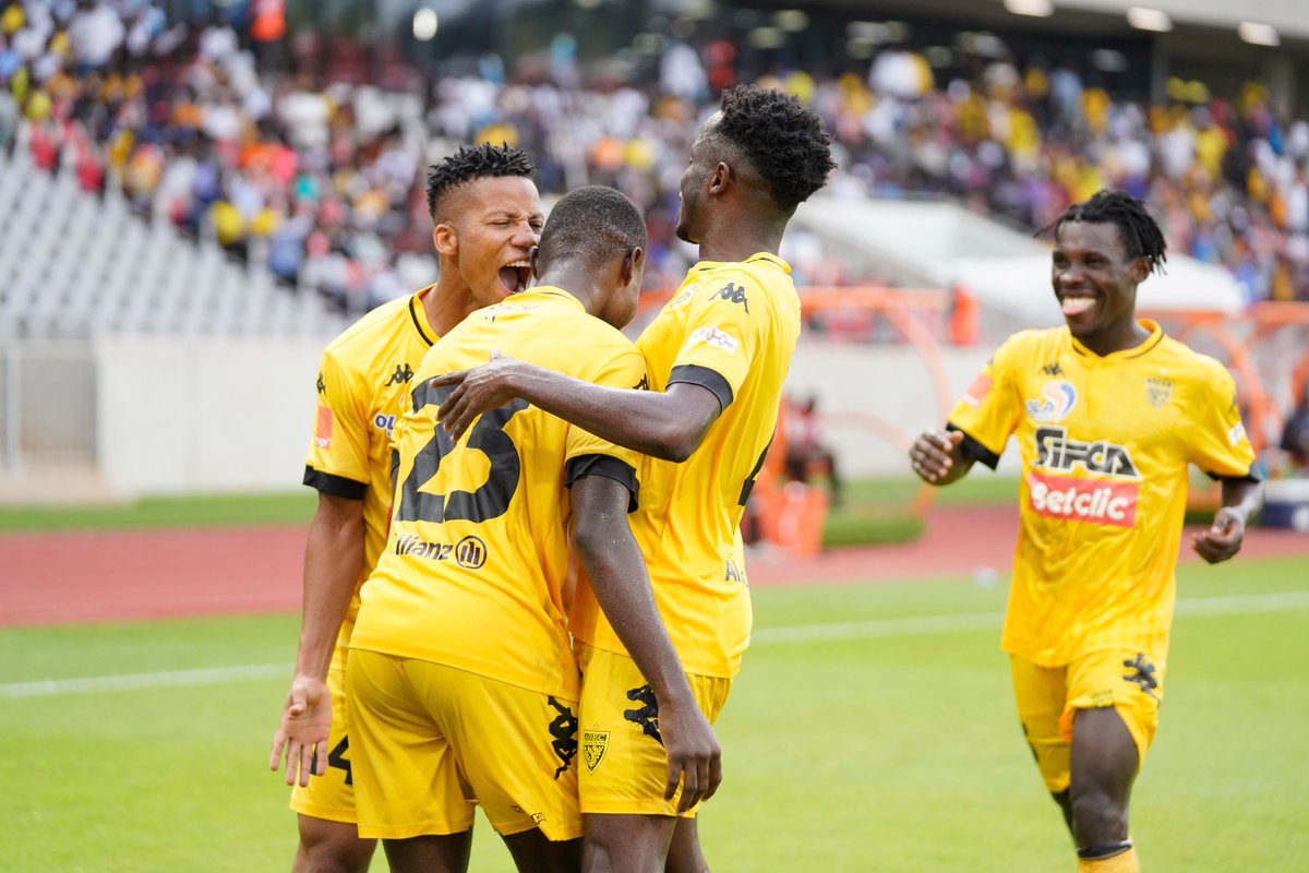 BackpageMedia's tweet photo. ASEC Mimosas celebrate during their 23/24 CAF Champions League preliminary round against Coton Sport 🏆

📸BackpagePix

#CAFChampionsLeague #ASECMimosas #CotonSport #AfricanFootball https://t.co/odHzsjLfY0