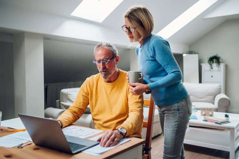 Lack of funds: The cost of living continues to soar and as incomes stagnate, many older adults find it difficult to save or even pay their monthly bills.

Read more 👉 lttr.ai/AGGmF

#AgingAtHome #EnjoyRetirementTips