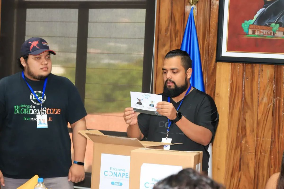 ConapejSv's tweet photo. #EleccionesCONAPEJ2023 🗳️ | Las organizaciones juveniles de San Salvador y La Libertad ya ejercieron su derecho al voto ¡La juventud decidió y las elecciones de la zona central del Consejo Nacional de la Persona Joven ya tienen ganadores! 
 
#JuventudSV https://t.co/gitKoz9EYY