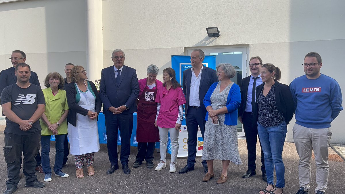 Sauvadet's tweet photo. Pré-rentrée au collège Henri Morat à Recey-sur-Ource. Nos 54 collèges de Côte-d'Or sont prêts à accueillir les 23 694 élèves dès lundi prochain.
L'occasion de saluer et remercier nos agents du @CD_CotedOr et l'ensemble de la communauté éducative mobilisés pour la #Rentrée2023. https://t.co/vcIJUdAakz