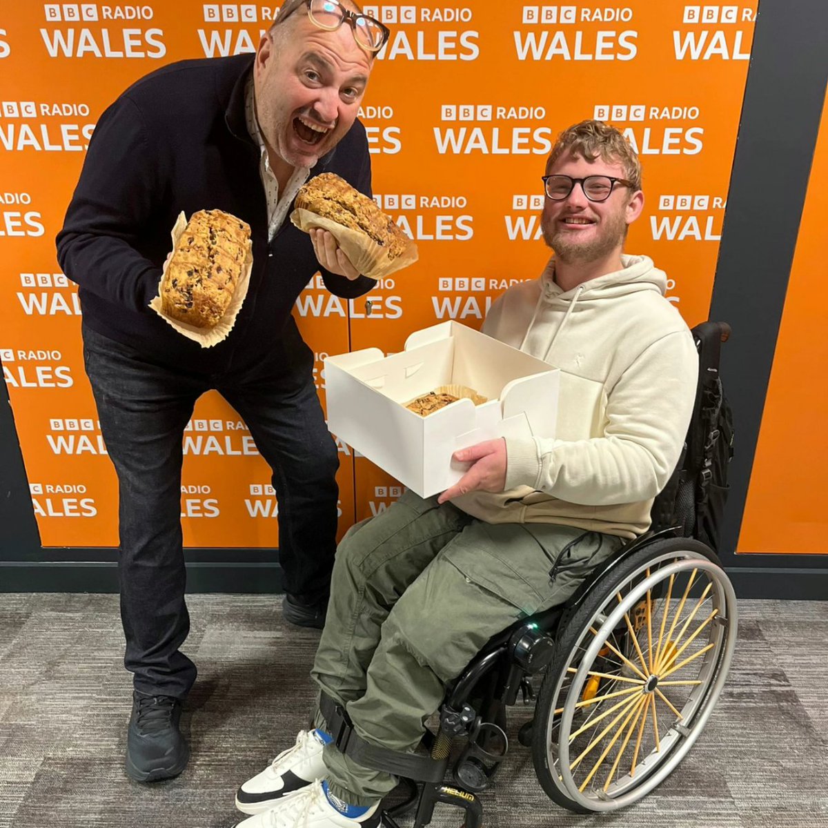 Sadly it's the last week of my incredible placement with BBC Radio Wales. Myself and my partner Chloe have made treats for the team, think it's safe to say the Bara Brith went down well with our resident Masterchef contestant @wynneevans !