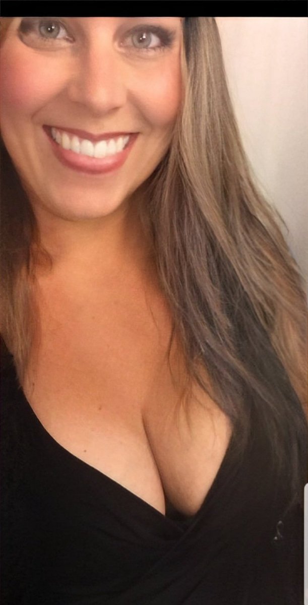 YourDreamwomen1's tweet photo. Hello 😘
Do you like me 😉
Nice milf from sweden
#onlyfans
#milf
#justfans https://t.co/lhQdeQ9gPN
