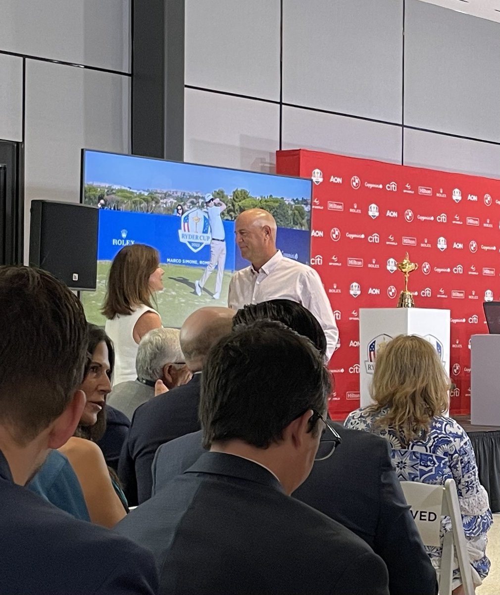 lisahowetn2tx's tweet photo. Stewart Cink is here. Lee Trevino is here. And all these people. #RyderCup https://t.co/Cq2dKULHLz