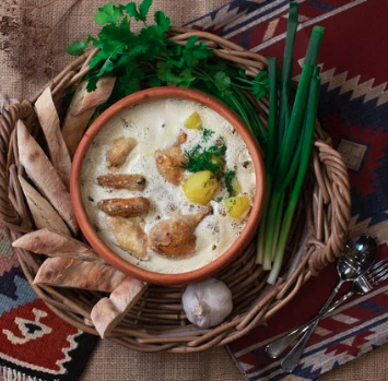 London’s leading Georgian Restaurant <a href="/KartuliUK/">KARTULI</a>  will be providing their expertise with authentic  ingredients in the creation of the #Georgian #Supra at the #Festival of #GeorgianWine <a href="/DartingtonTrust/">Dartington Trust</a> in October
dartington.org/event/georgian…
#georgianwineuk #foodandwine #qvevri