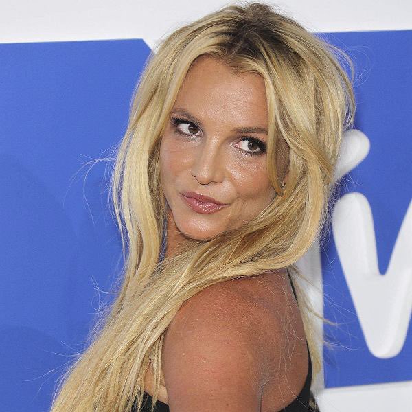 BuzzingPop's tweet photo. Britney Spears’ ex-husband, Sam Asghari, is jobless after filing for divorce from the star. (Page Six) https://t.co/QXmQl4pZRp