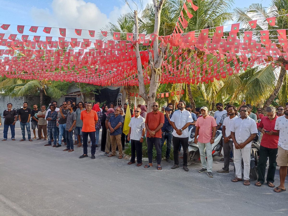 mageysarkaar's tweet image. Faisaa nubahaa. Campaign jagahaeh hulhuvan Fuvahmulah City ga jamaavi enme bodu crowd. Fuvahmulakun gina adhadhehge bayaku annanee #QasimAmeen2023 campaign aa gulhemun! #QasimAmeen2023 #VoteQasim #JP #HaaskandaalaaHamajeheyne