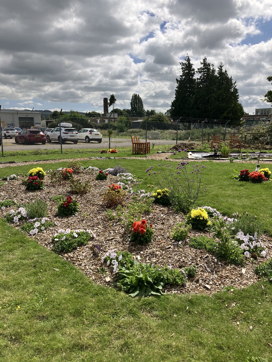 OnticEng's tweet photo. Colleagues at our Cleeve site have been busy harvesting honey from our very own beehive - a new addition to our garden this summer! 🍯 #CSR #sustainability #ESG #corporategarden #localemployer #cheltenham #gloucester https://t.co/NrwikPhhbF