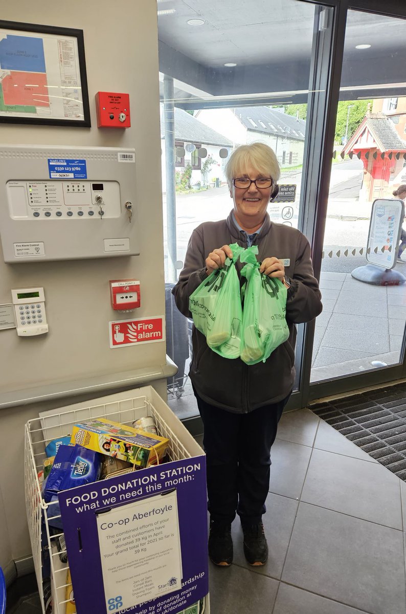 EmmaEmmaferg's tweet photo. #foodbankfriday at #aberfoyle @coopuk Every pay day the staff contribute to the @stirlingstartup food bank
#ItsWhatWeDo #localgamechangers https://t.co/hIM9THUtlN