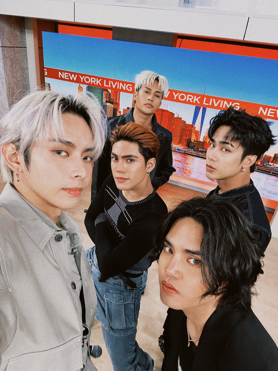 SB19Official's tweet image. ⚠️ PIX11 New York Living Guesting

Catch our live performance during the 10AM ET hour 🔗 pix11.com/live/

#SB19 #PAGTATAG #SB19PAGTATAG #PAGTATAGWorldTour
#SB19onPIX11NYLiving