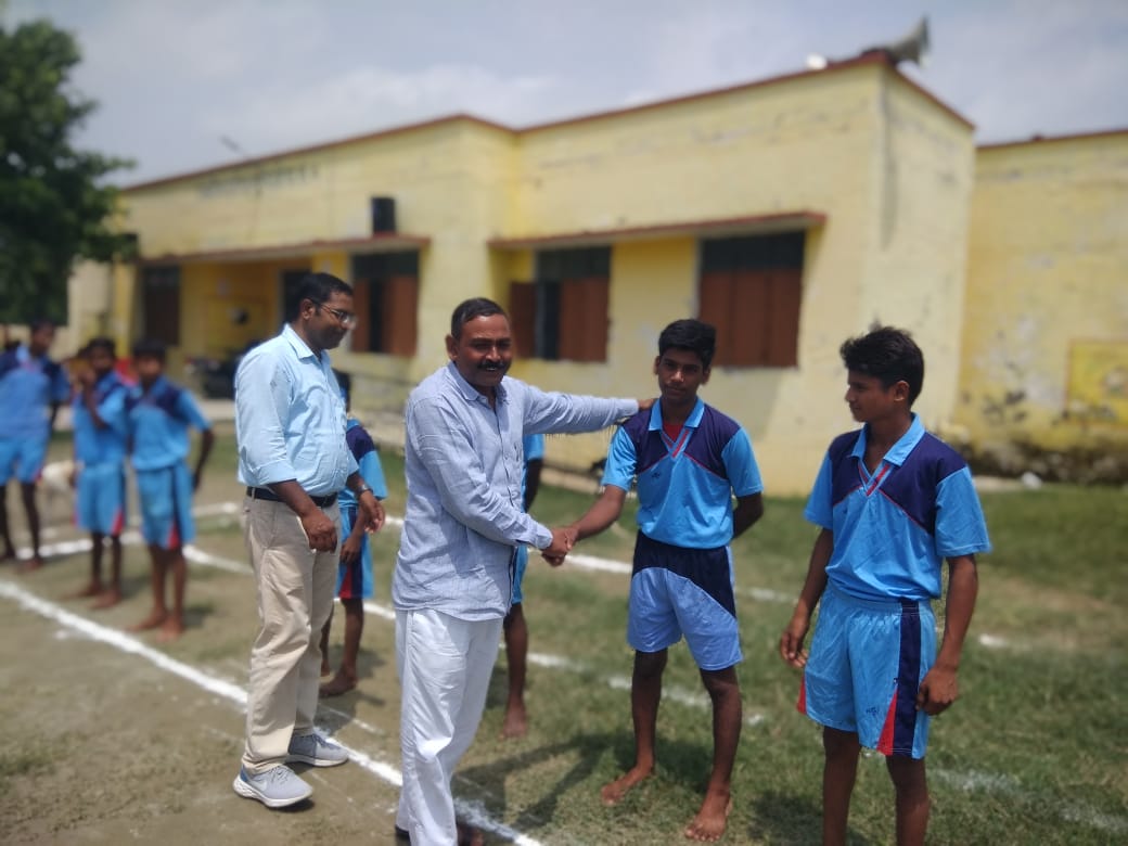 TwinkleSin22463's tweet photo. 📣🎉 On National Sports Day, SSK organized Bal-Sabha in 10 Gram-panchayats across 4  districts in Uttar Pradesh under the Child Friendly Panchayat Program with support from UNICEF. Around 1500 people participated in the program #SDGs #UNICEF https://t.co/04uvo4q2R6