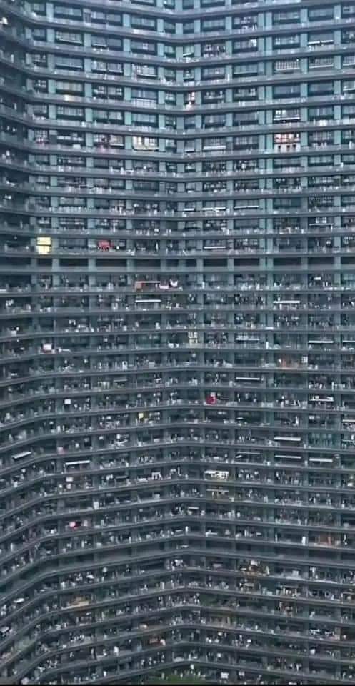 InformaCosmos's tweet photo. Más de 30 mil personas viven en este edificio en Hangzhou, China. https://t.co/RZF6BI7Zmi