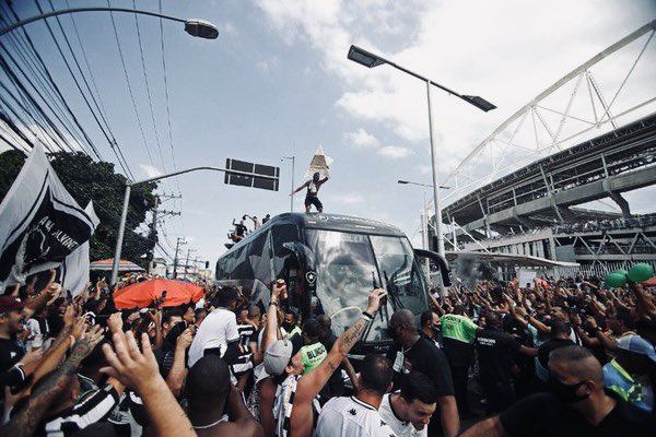 🚨RECEPÇÃO DO ÔNIBUS DO BOTAFOGO CONTRA O LAMENGO! 🚨 Vamos fazer a MAIOR RECEPÇÃO do ÔNIBUS da HISTÓRIA? LEVEM SEUS FOGOS E SINALIZADORES, CHEGUEM CEDO, E VAMOS FAZER OS JOGADORES ENTENDEREM AINDA MAIS A IMPORTÂNCIA DESSE JOGO! É CLÁSSICO! É GUERRA! Bora? RT PRA DIVULGAR 🔥