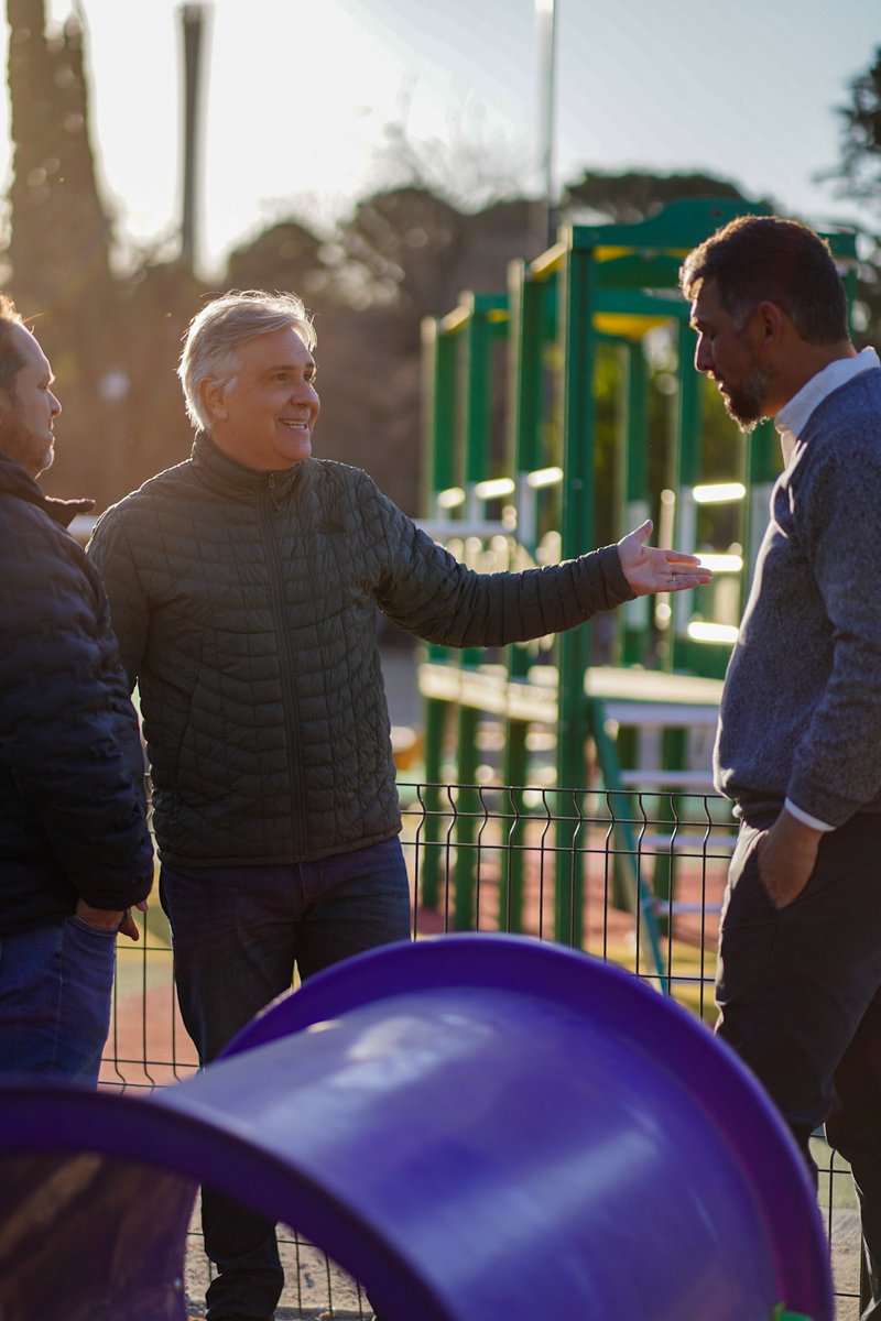 MuniCba's tweet image. 💪🏻 Seguimos recuperando el #ParqueSarmiento: el intendente @MartinLlaryora recorrió el nuevo patio de las infancias sustentable que pronto podrán disfrutar los vecinos más chicos de #CórdobaCapital.