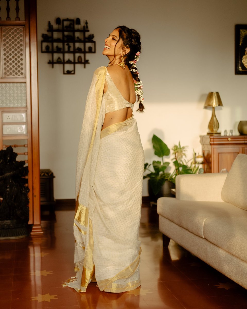 MalavikaM_'s tweet photo. …and some more ☺️🐒 #HappyOnam! 🌼✨ https://t.co/2hHEnfndkR
