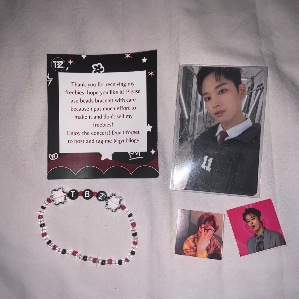 <a href="/teajoonie/">Amy</a> pin hyunjaenya akan ku pasang di tas kanvas poloskuu
<a href="/THEB_INDONESIA/">THE B INDONESIA (HIATUS)</a> suka banget sama zenkit-nyaa 🥰
@jyubbi suka banget sama stiker dan kata katanya 🥺dan tentu saja pc ganteng juyoo
@jyubilogy yeyy dapet pc juyo lagii dan gelangnya selalu aku pake karna cakep bangett