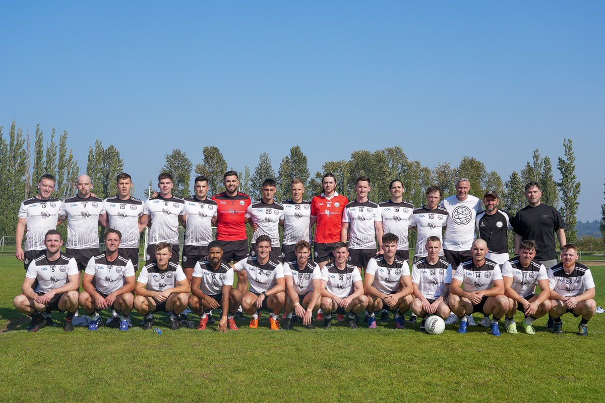 MikeyHiggins3's tweet photo. Special day, Vancouver senior champions 2023. Eire Óg Abu 🖤🤍 https://t.co/IuZVpKdgCf