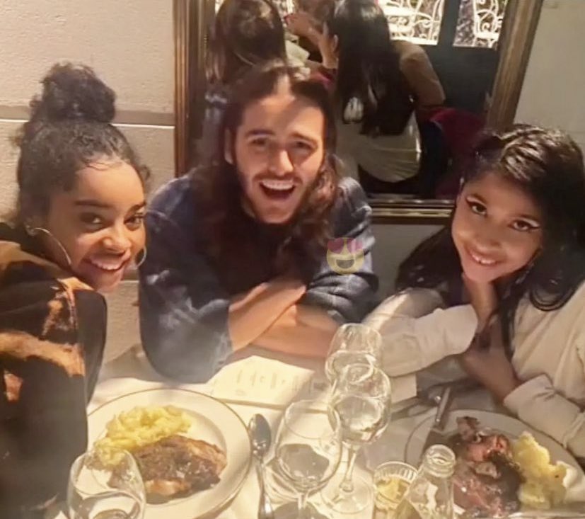 "cabelinho e bella terminaram"

o que não deveria ter terminado: