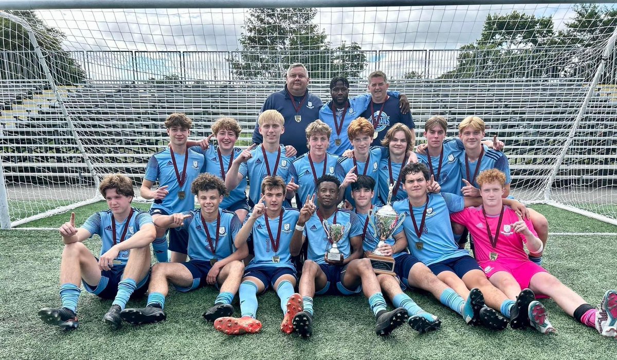 ✈️ Moncton bound! 

Congrats to our BU17s on their PYL Championship. The Double Blues beat Paradise 3-2 on Sunday afternoon to secure their place at Nationals! 
#doubleblues