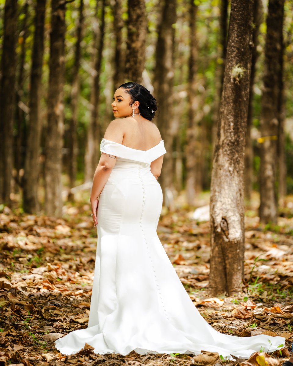 deanbartley_'s tweet photo. She is beauty and her love is magic β¨ Ladies and gentlemen, his wife π₯β£
#DeanBartley #Photography #Photographer #Photo #PicOfTheDay #PhotoOfTheDay #FormalSession #WeddingPhotographer #Wedding #WeddingDress #WeddingSuit #Bride #Groom #JamaicanPhotographer #Flowers https://t.co/Q7okuHOmiw
