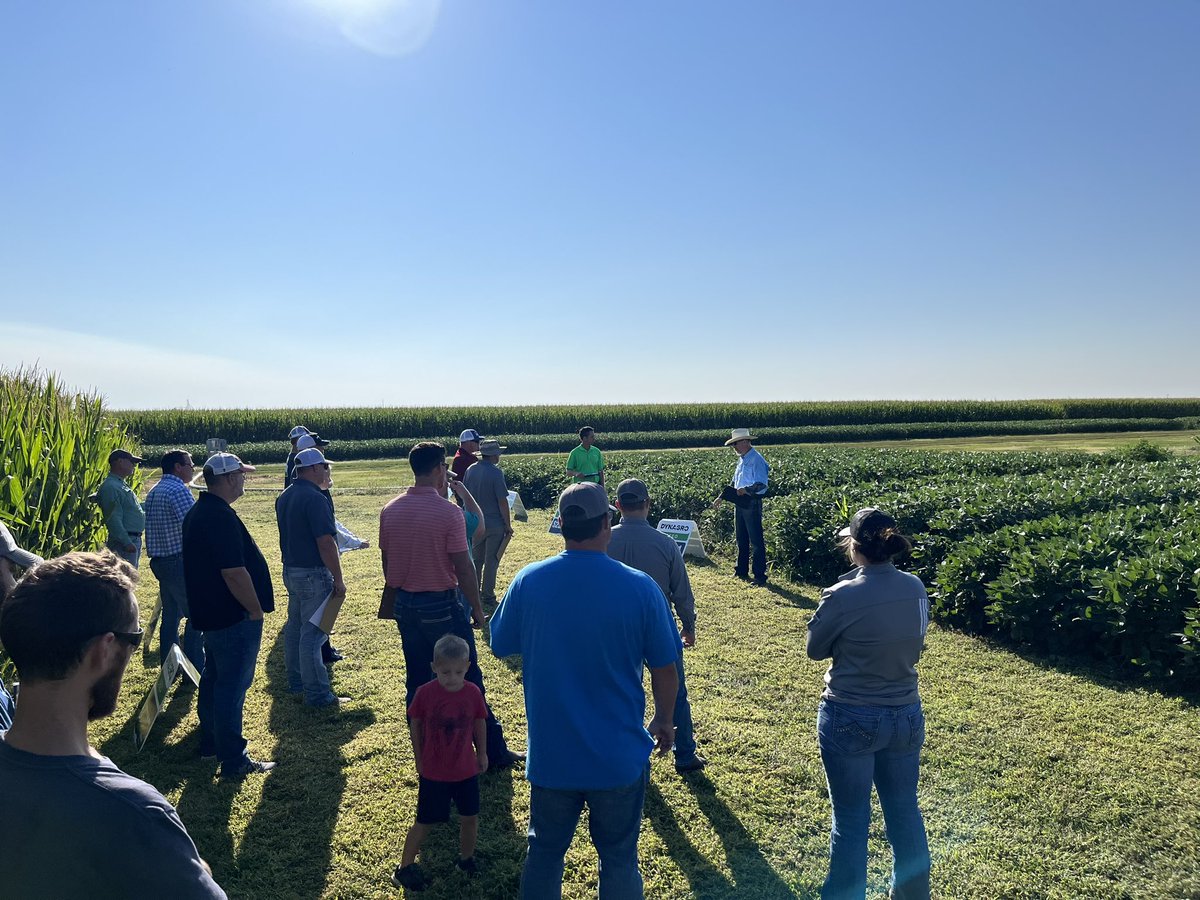 This morning <a href="/NutrienAgRetail/">Nutrien Ag Solutions</a> and <a href="/DynaGroSeed/">Dyna-Gro Seed</a> are touring the Learning Center 📚✅