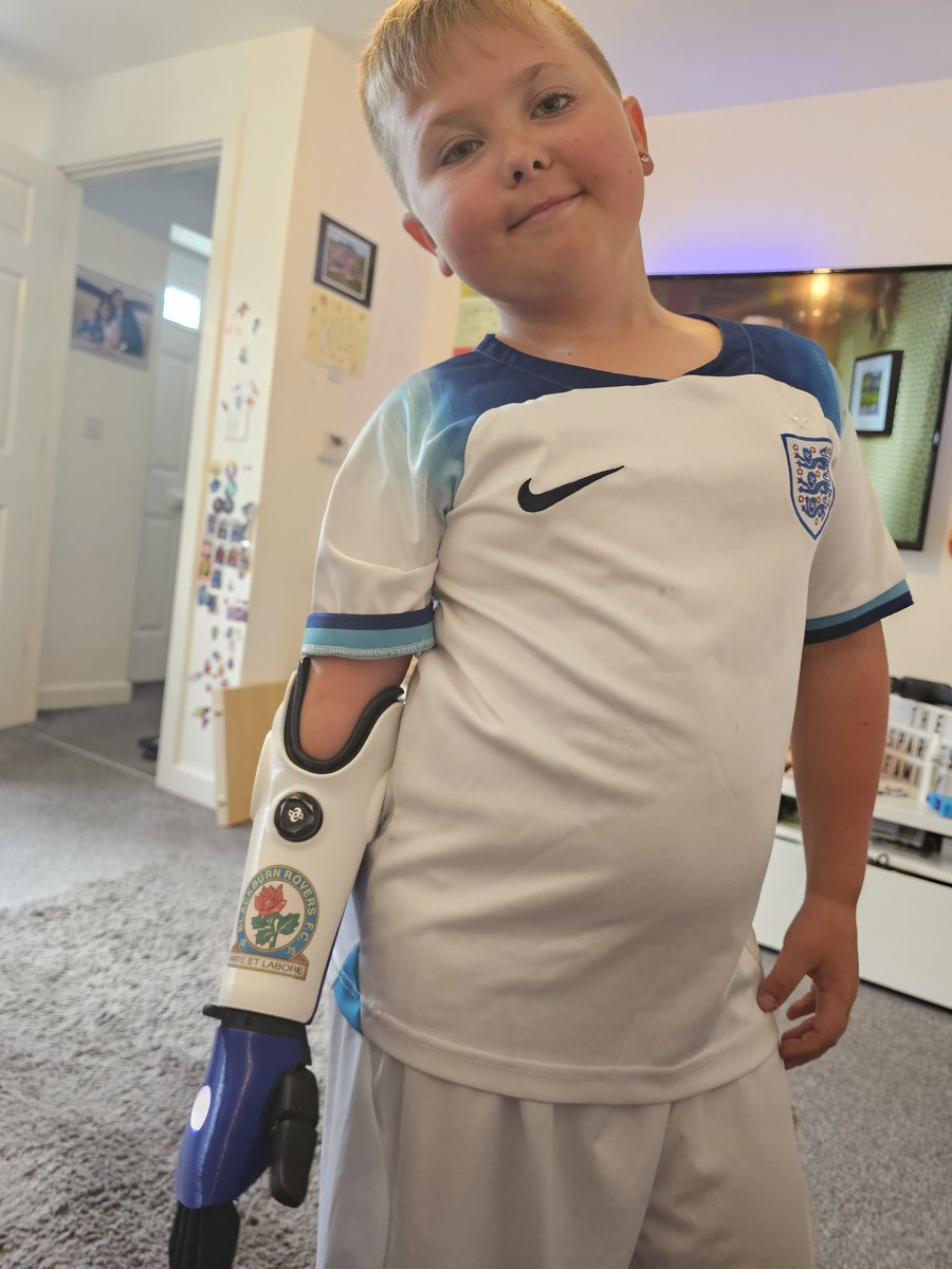 BionicAL2015's tweet image. Now we got stickers 16 for Mr. Wharton himself #blackburnrovers @Rovers @RoversWFC @blackburnrovers @wharton_scott @AdamWharton10