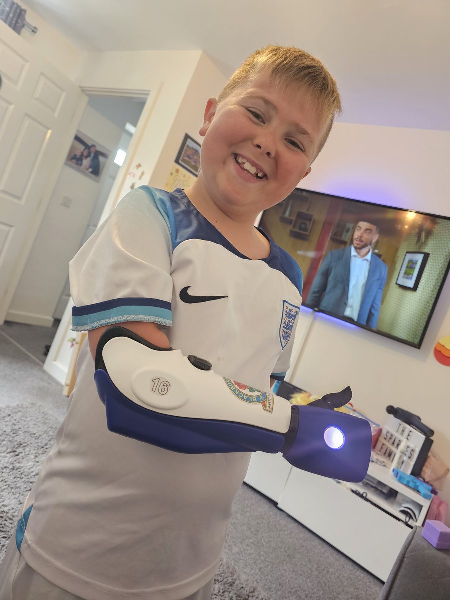 BionicAL2015's tweet image. Now we got stickers 16 for Mr. Wharton himself #blackburnrovers @Rovers @RoversWFC @blackburnrovers @wharton_scott @AdamWharton10