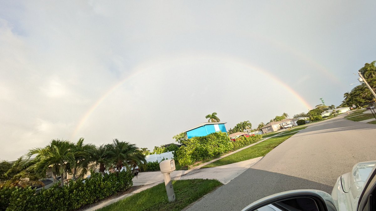 gulfcoastsuprem's tweet photo. This morning on #Marcoisland
Beautiful full double rainbow
First rain bands of #Idalia rolling in
#StormHour #winkweather
#Rainbow #fullrainbow https://t.co/BardrrT2B5