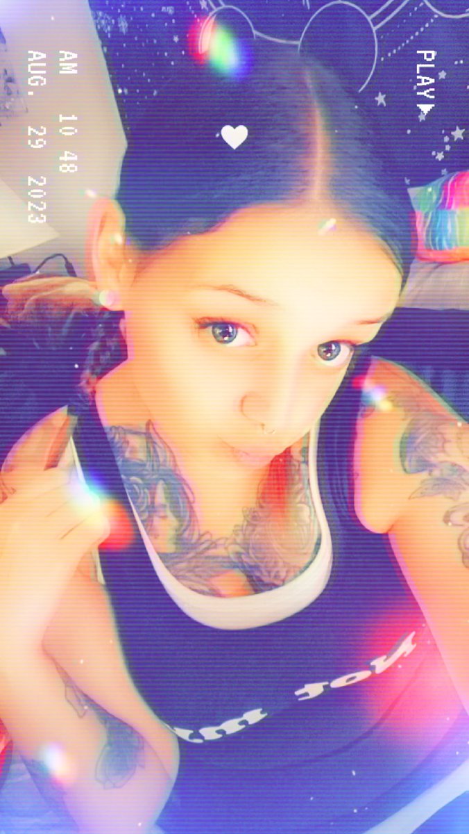 💜Hope Everyone Has A Great Tuesday💜 #myself #snapchat #browneyes #tattoos #piercings #septumpiercing #braids #ohio #tuesday #august