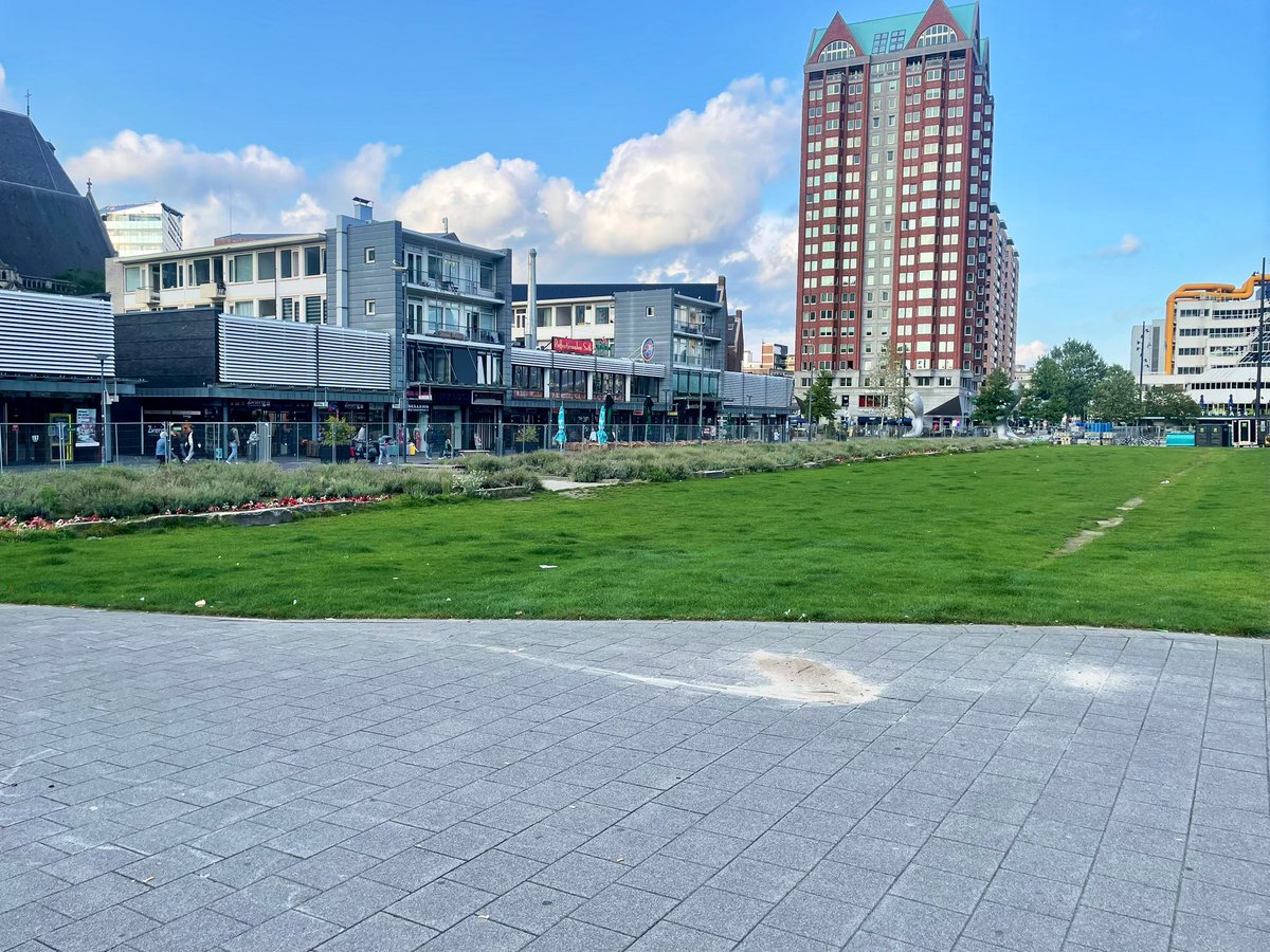 This is the Grotemarkt.

The post-war block in the original photo was knocked down a while ago.

Construction on the controversial and long-delayed ‘Rotta Nova’ apartment tower is beginning here soon.