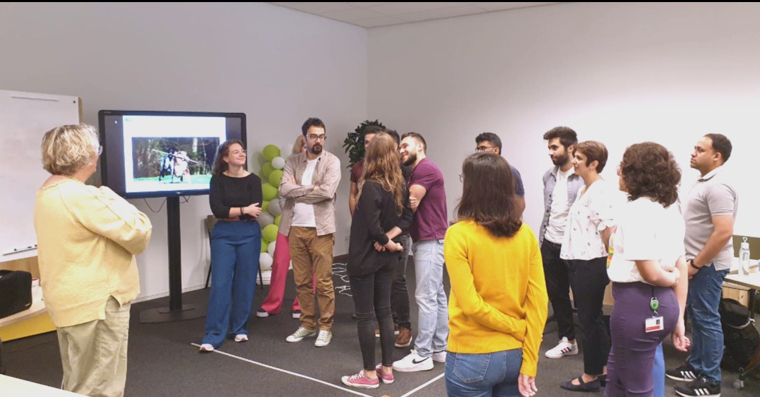 College year '23-'24 started last Monday &amp; we're again hosting the #EngD challenge! In addition to Aristotle &amp; Signify, we also contributed a challenge. Colleague Jessica Goss (also EngD trainee) explained the challenges in the Low Literacy project. Good luck 🍀, EngD trainees!